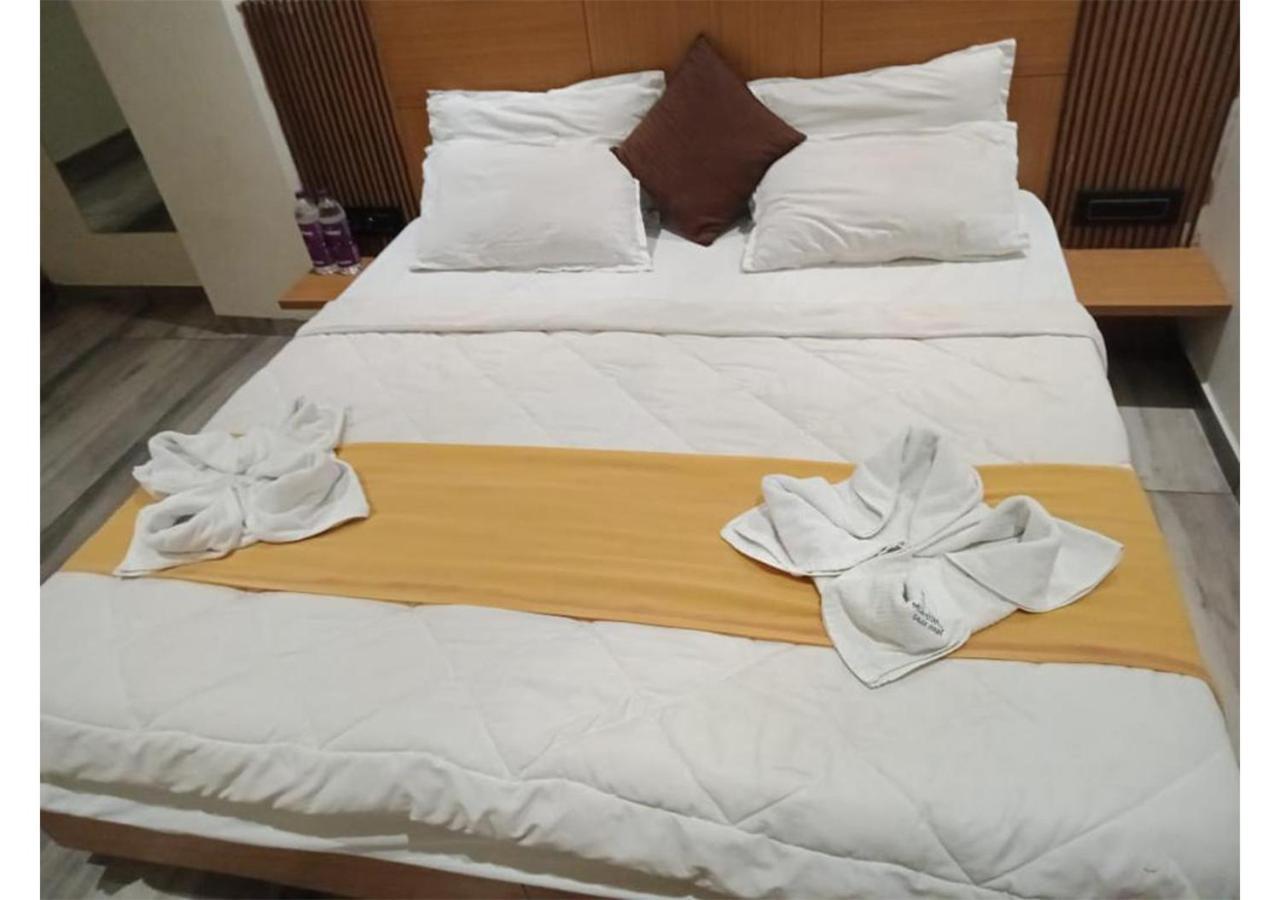 Shree Murlidhar Guest House Surat Exterior foto